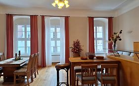 Stadtpalais Romantik-Suite 3 Zimmer Maximal 6 Personen